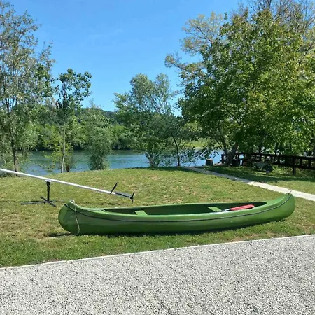 Una, On River Bank Holiday home