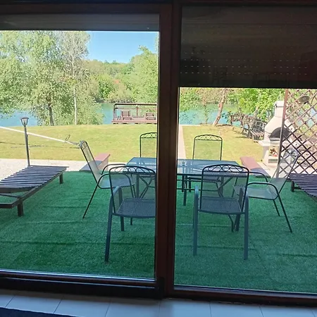 Tatil Evi Una, On River Bank *